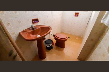 Casa à venda com 100m², 3 quartos e 2 vagasCasa 2 - Banheiro