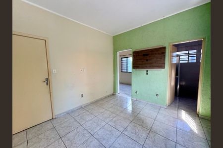 Casa à venda com 135m², 3 quartos e 2 vagas Casa à venda com 135m², 3 quartos e 2 vagasSala