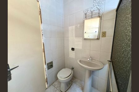 Casa à venda com 135m², 3 quartos e 2 vagas Casa à venda com 135m², 3 quartos e 2 vagasBanheiro Social