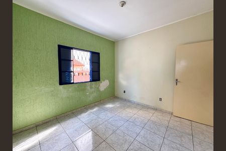Casa à venda com 135m², 3 quartos e 2 vagas Casa à venda com 135m², 3 quartos e 2 vagasSala