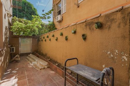 Apartamento à venda com 75m², 2 quartos e sem vaga Apartamento à venda com 75m², 2 quartos e sem vagaÁrea de Serviço