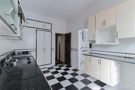 Apartamento à venda com 205m², 4 quartos e 1 vagaCozinha