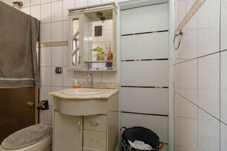 Casa à venda com 210m², 3 quartos e 2 vagasBanheiro da Suíte 2