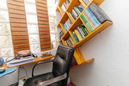 Casa à venda com 210m², 3 quartos e 2 vagasEscritório