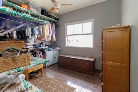 Casa à venda com 210m², 3 quartos e 2 vagasCloset Suíte 2