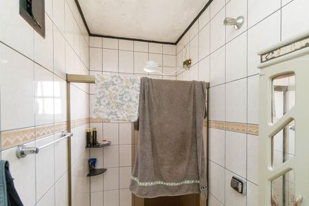 Casa à venda com 210m², 3 quartos e 2 vagasBanheiro da Suíte 2