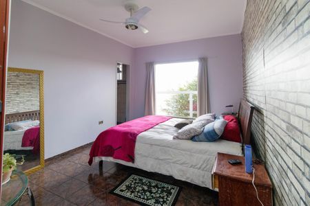 Casa à venda com 210m², 3 quartos e 2 vagasSuíte 1