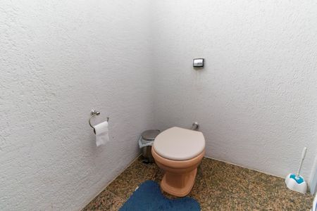 Casa à venda com 210m², 3 quartos e 2 vagasLavabo