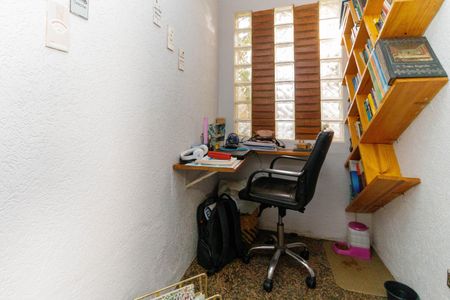 Casa à venda com 210m², 3 quartos e 2 vagasEscritório