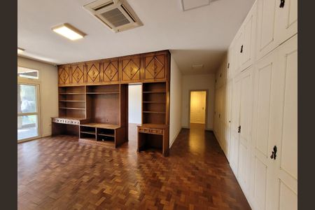 Casa à venda com 598m², 4 quartos e 8 vagasFoto 13