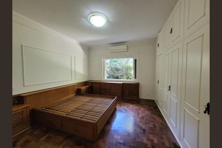 Casa à venda com 598m², 4 quartos e 8 vagasFoto 24