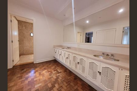 Casa à venda com 598m², 4 quartos e 8 vagasFoto 29