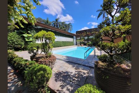 Casa à venda com 598m², 4 quartos e 8 vagasFoto 04