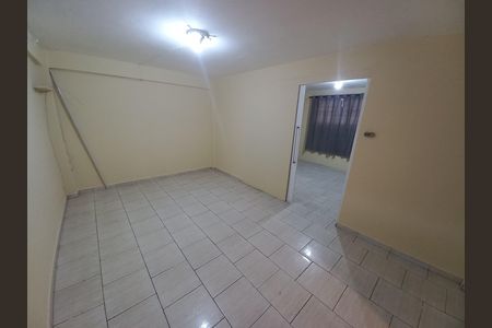 Casa para alugar com 51m², 1 quarto e sem vaga Casa para alugar com 51m², 1 quarto e sem vagaSala