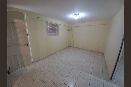 Casa para alugar com 51m², 1 quarto e sem vaga Casa para alugar com 51m², 1 quarto e sem vagaSala