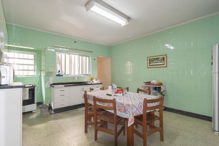 Casa à venda com 223m², 4 quartos e 1 vagaCozinha