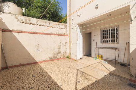 Casa à venda com 223m², 4 quartos e 1 vagaQuintal