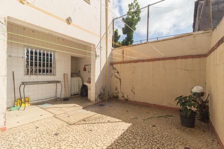 Casa à venda com 223m², 4 quartos e 1 vagaQuintal
