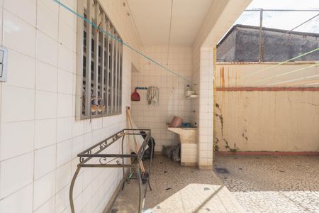 Casa à venda com 223m², 4 quartos e 1 vagaÁrea de Serviço