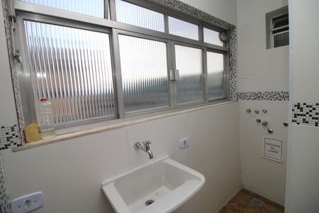 Apartamento para alugar com 60m², 3 quartos e 1 vagaÁrea de Serviço