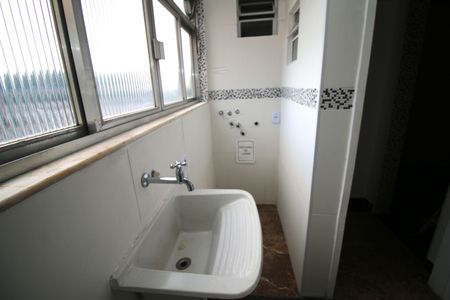 Apartamento para alugar com 60m², 3 quartos e 1 vagaÁrea de Serviço