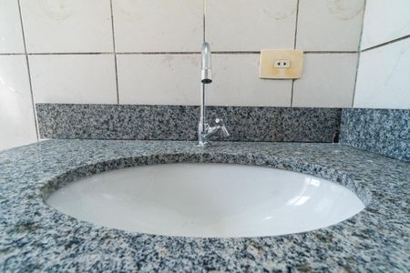 Apartamento à venda com 65m², 2 quartos e 1 vagaBanheiro Detalhe