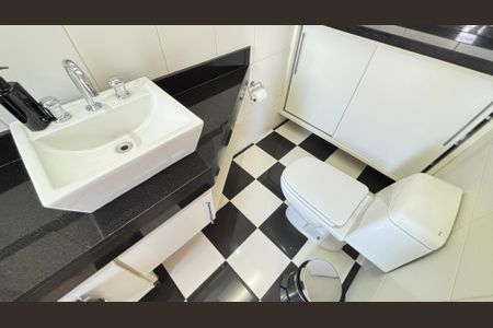 Apartamento à venda com 230m², 4 quartos e 5 vagasBanheiro da Suíte 3