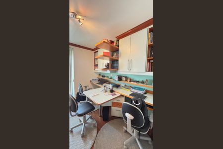 Apartamento à venda com 230m², 4 quartos e 5 vagasQuarto - Escritório