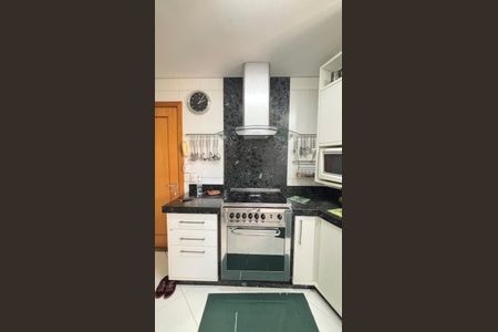 Apartamento à venda com 230m², 4 quartos e 5 vagasCozinha