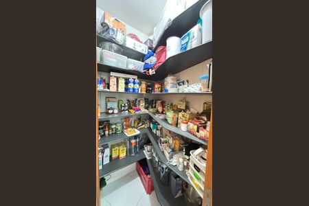 Apartamento à venda com 230m², 4 quartos e 5 vagasDespensa