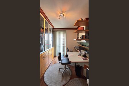 Apartamento à venda com 230m², 4 quartos e 5 vagasQuarto - Escritório