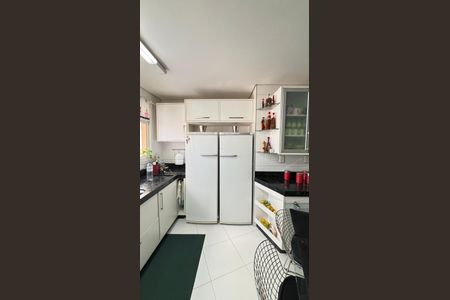 Apartamento à venda com 230m², 4 quartos e 5 vagasCozinha