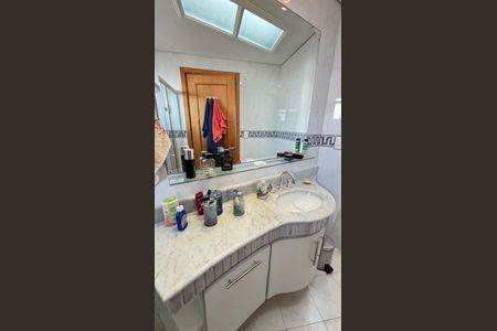 Apartamento à venda com 230m², 4 quartos e 5 vagasBanheiro da Suíte 2