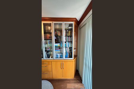 Apartamento à venda com 230m², 4 quartos e 5 vagasQuarto - Escritório