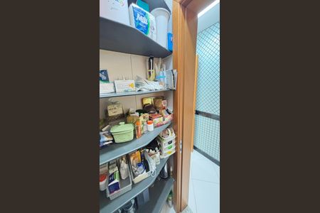 Apartamento à venda com 230m², 4 quartos e 5 vagasDespensa