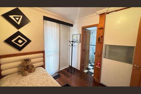 Apartamento à venda com 230m², 4 quartos e 5 vagasSuíte 3