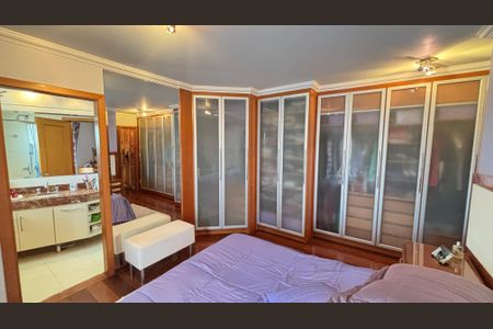 Apartamento à venda com 230m², 4 quartos e 5 vagasSuite 1