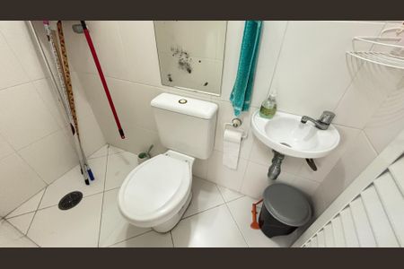 Apartamento à venda com 230m², 4 quartos e 5 vagasÁrea de Serviço - Banheiro