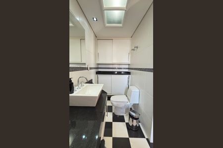 Apartamento à venda com 230m², 4 quartos e 5 vagasBanheiro da Suíte 3