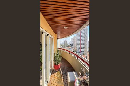 Apartamento à venda com 230m², 4 quartos e 5 vagasVaranda Sala