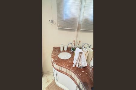 Apartamento à venda com 230m², 4 quartos e 5 vagasLavabo