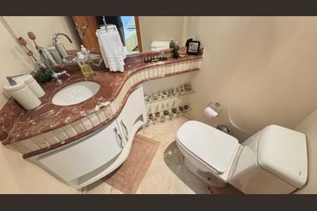 Apartamento à venda com 230m², 4 quartos e 5 vagasLavabo