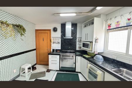 Apartamento à venda com 230m², 4 quartos e 5 vagasCozinha
