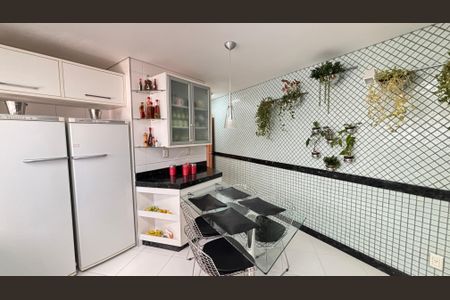 Apartamento à venda com 230m², 4 quartos e 5 vagasCozinha