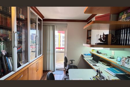 Apartamento à venda com 230m², 4 quartos e 5 vagasQuarto - Escritório