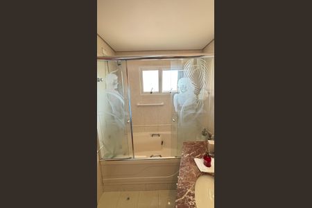 Apartamento à venda com 230m², 4 quartos e 5 vagasBanheiro da Suíte 1