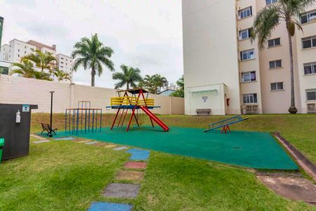 Apartamento à venda com 74m², 2 quartos e 1 vaga Apartamento à venda com 74m², 2 quartos e 1 vagaÁrea comum - Playground