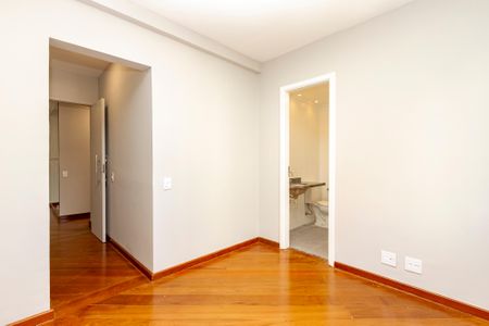 Apartamento à venda com 80m², 3 quartos e 2 vagasSuíte