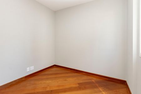 Apartamento à venda com 80m², 3 quartos e 2 vagasQuarto 2