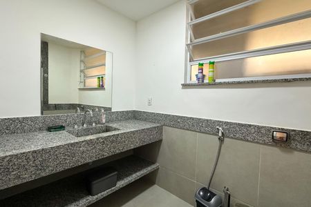Apartamento à venda com 101m², 3 quartos e sem vaga Apartamento à venda com 101m², 3 quartos e sem vagaBanheiro Social